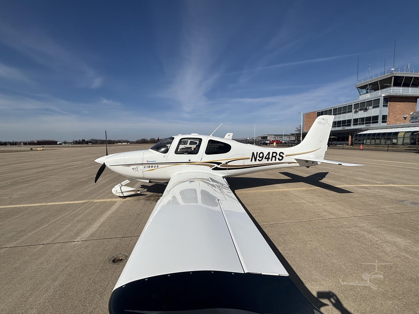 2006 Cirrus SR20-G2 N94RS side view